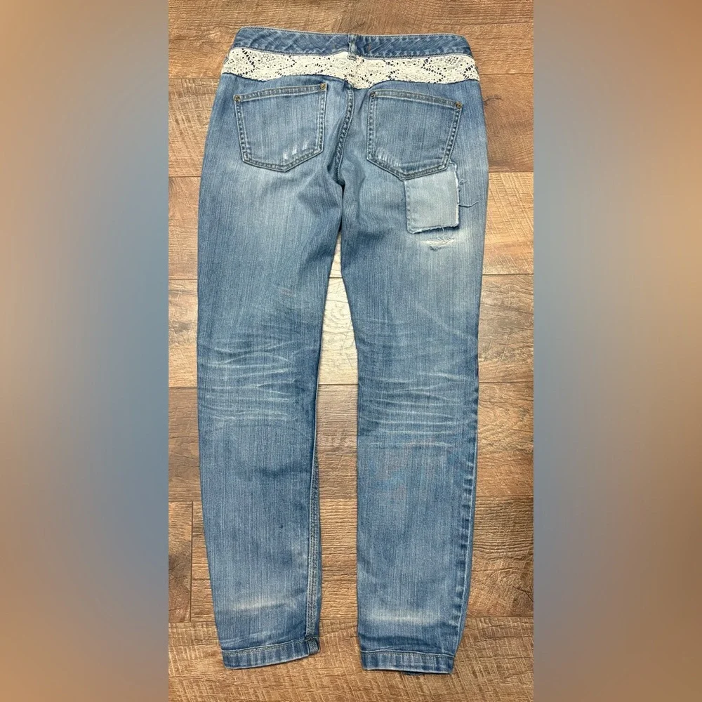We The Free “Free People” Boho Crochet Patchwork Denim Jeans Size 26 - Picture 4 of 5